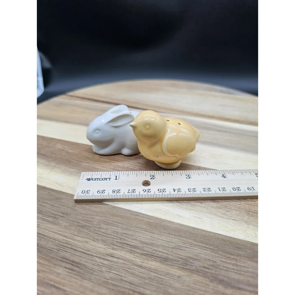 Vintage Hallmark Bunny & Chick‎ Salt & Pepper Shakers 2.5